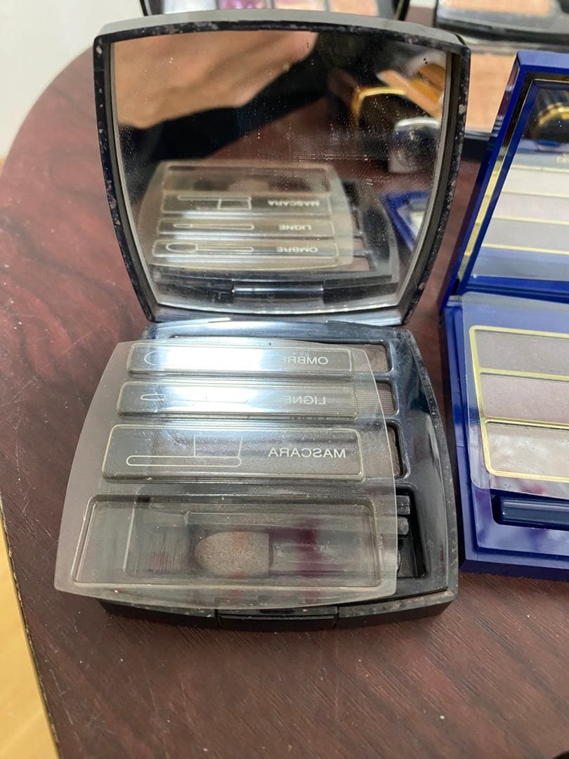 シャネルノベルティポーチ、アイシャドウグロス口紅、シャネルコンパクトミラーまとめ