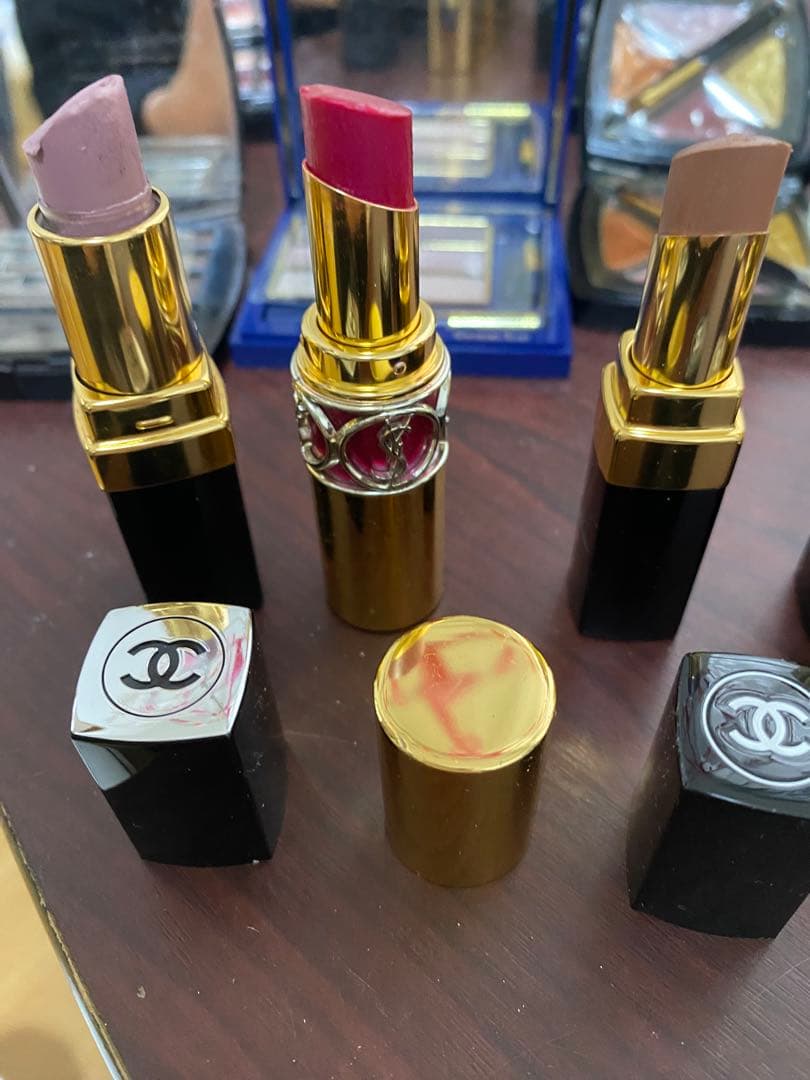 シャネルノベルティポーチ、アイシャドウグロス口紅、シャネルコンパクトミラーまとめ