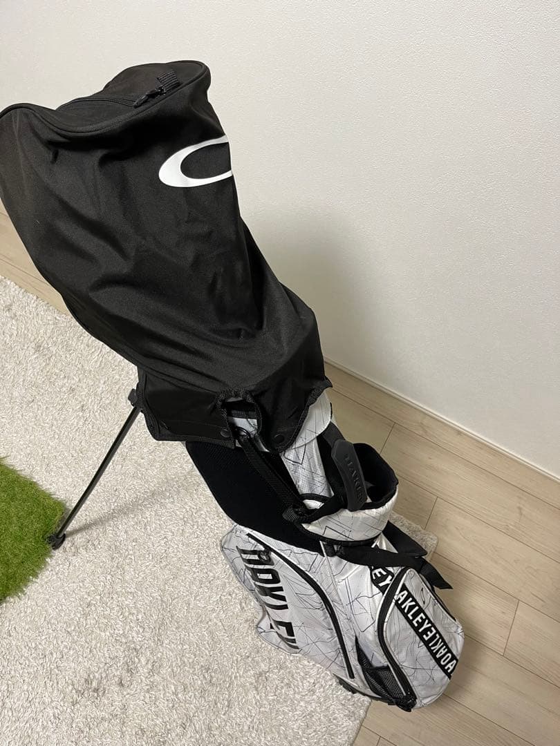 Oakley キャディバッグ スタンド式 ホワイト/ブラック