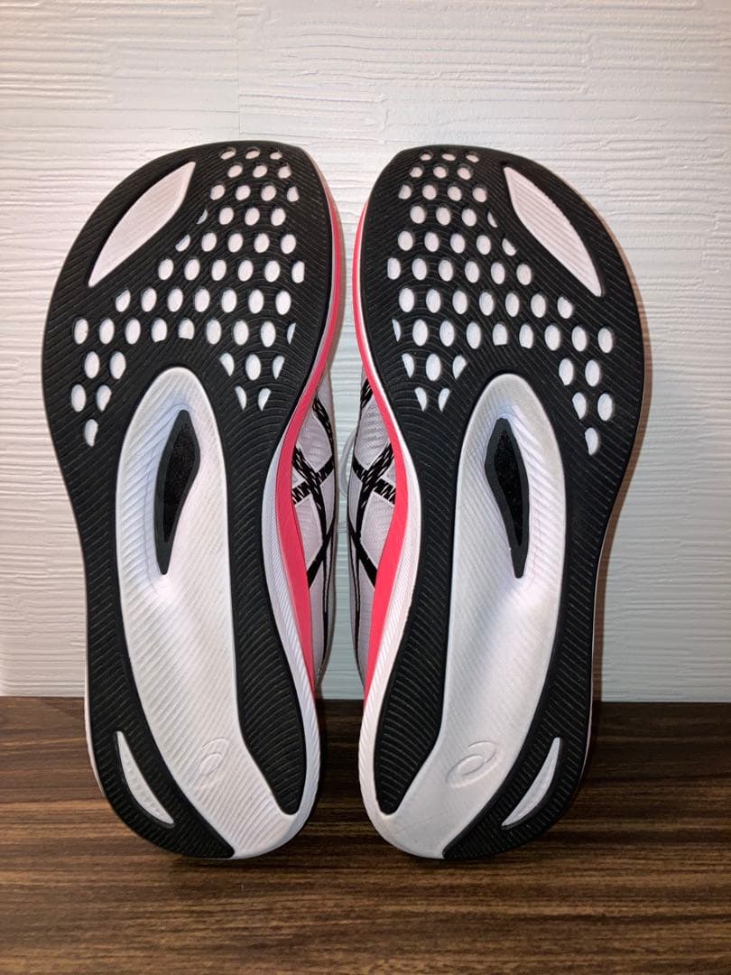 アシックス　マジックスピード3