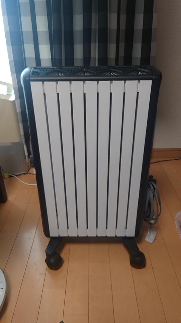 【ほぼ新品・保証あり】デロンギマルチダイナミックヒーター／MDHU12-BK