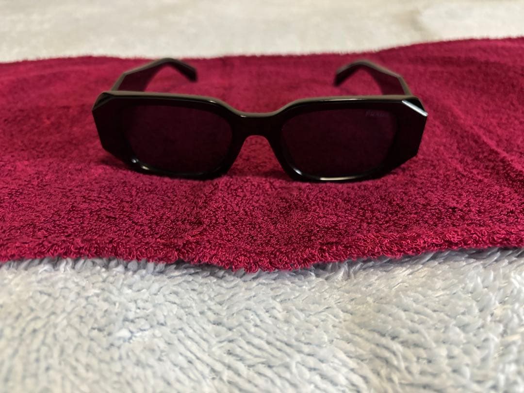 【極美品!!】ブラック スクエアサングラス ミラノ プラダ好きに 即購入OK