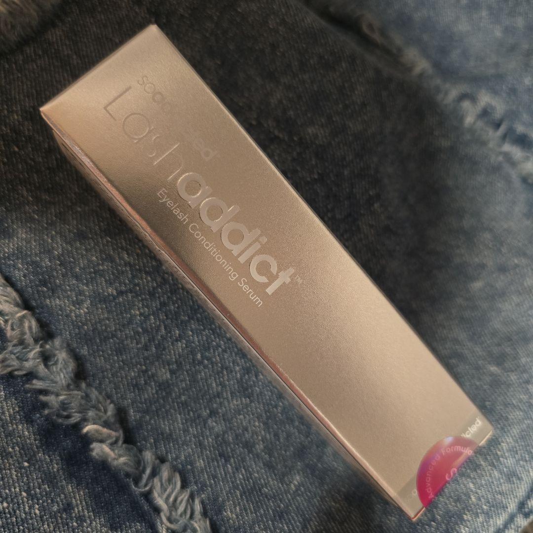 アイケア Lashaddicted Eyelash Conditioning Serum