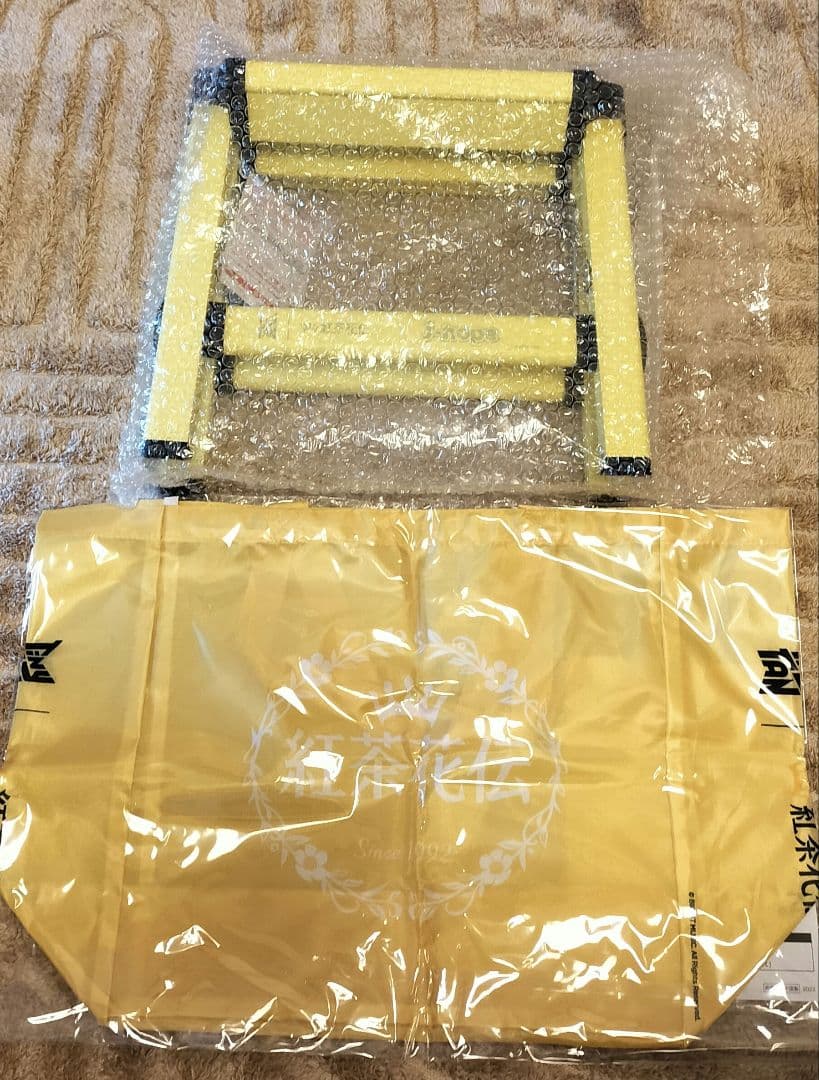 紅茶花伝　TinyTAN 脚立　V 　J-hope 収納バッグ付き