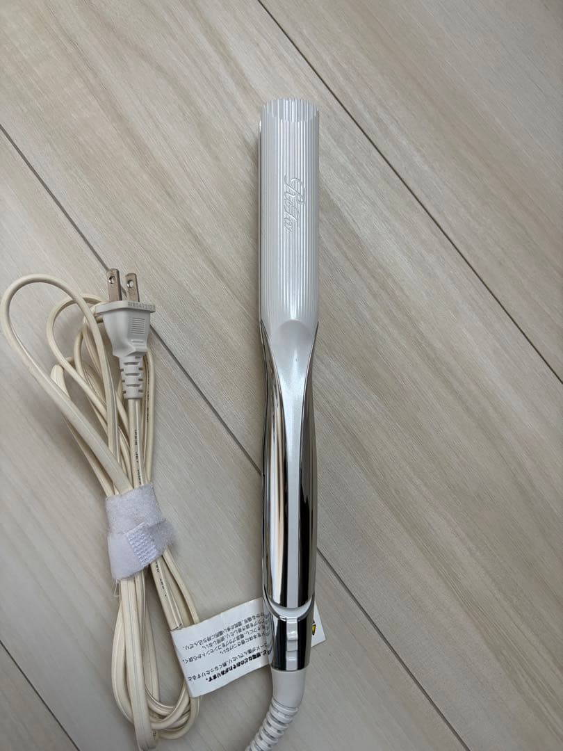 ストレートヘアアイロン セラミックプレート ホワイト　リファ　Refa