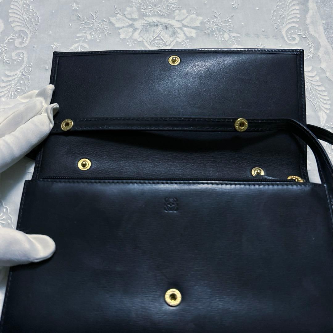 希少 LOEWE ポシェット型レザー長財布 ネイビー