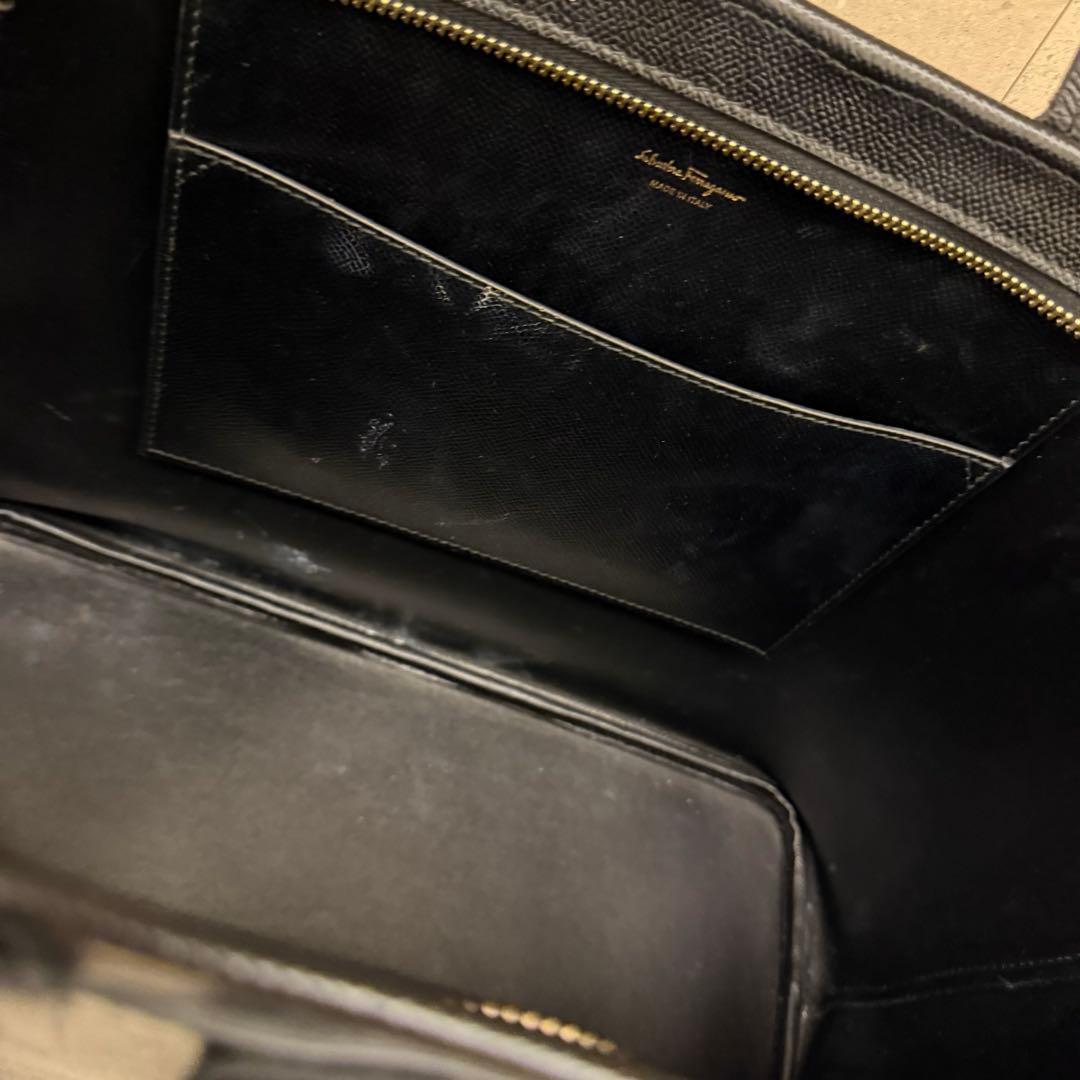 Salvatore Ferragamo ブラックレザー ヴァラ　リボン　バッグ