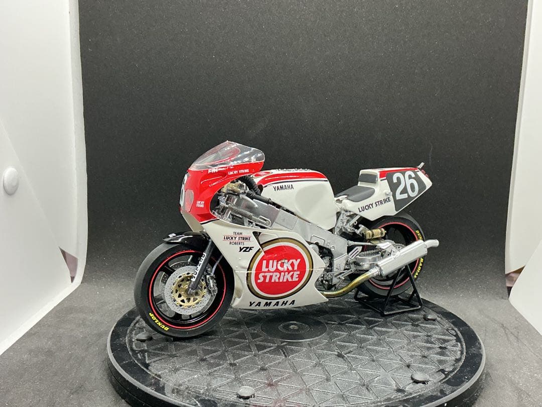 ⑤ヤマハYZF750コシンスキー&レイボーン組　鈴鹿8耐　プラモデル完成品