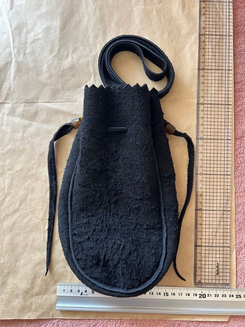 ディアスキン巾着　黒　スエード