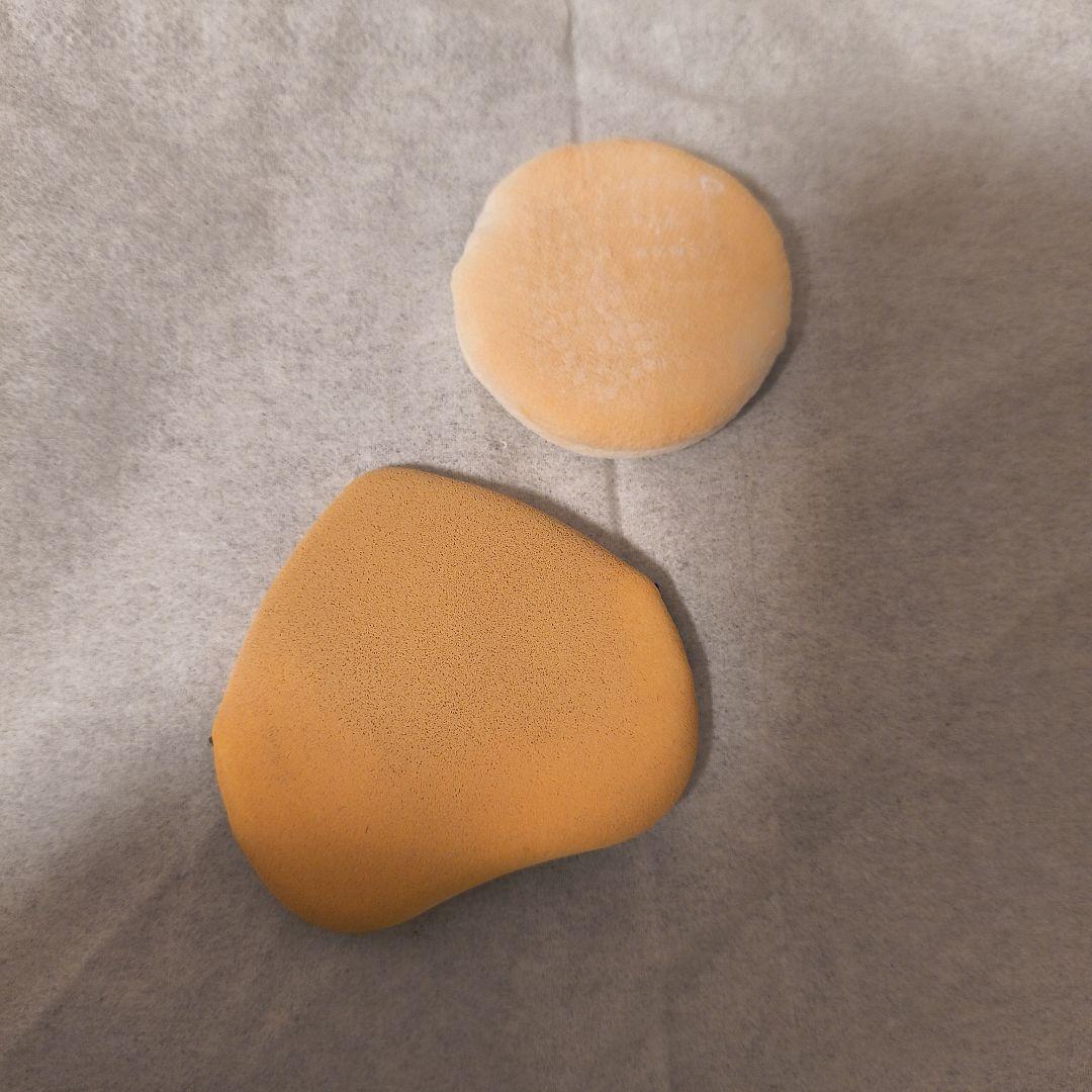 ジバンシー クッションファンデーション とプリズムリーブルトラベルルースパウダー