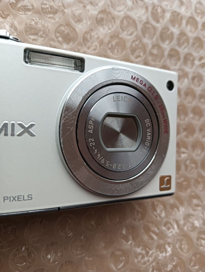 Panasonic　LUMIX　DMC-FX37　ホワイト