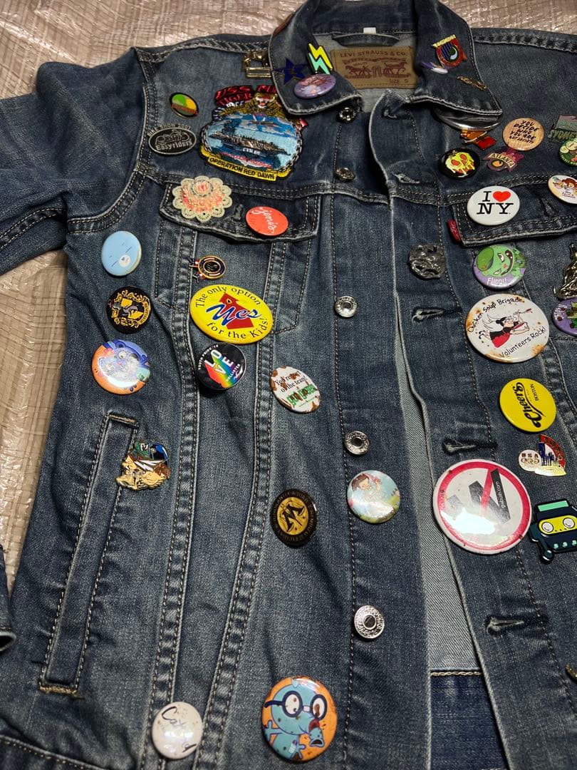み*ら様 バッジ付きリーバイスレディースGジャン