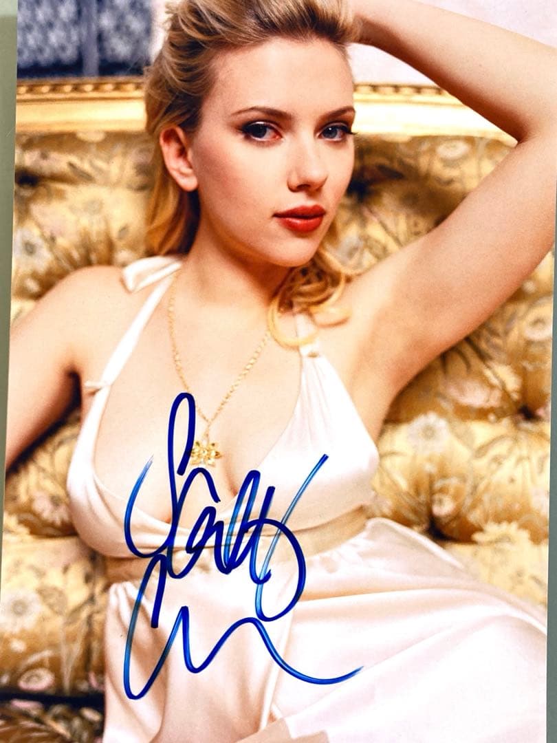 セール中…スカーレット・ヨハンソン直筆サイン2Lサイズ写真…