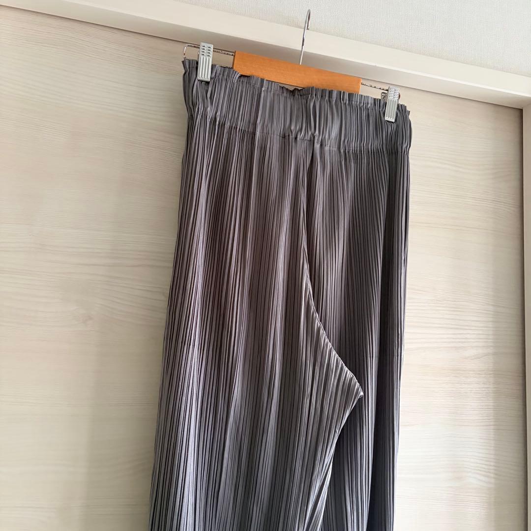プリーツプリーズ　グレー　パンツ　美品　24/AW SPACE ROCK