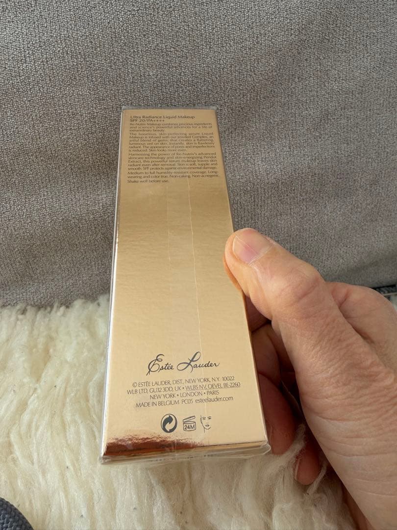 未使用品　Re-Nutriv ESTEE LAUDER ファンデーション