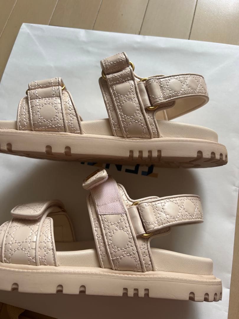 Dior カナージュキルティング Dioract サンダル ピンク