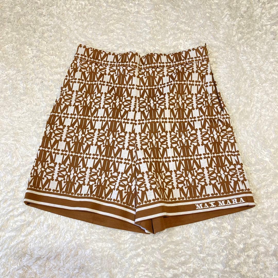 未使用に近い　最高級白タグ　マックスマーラ　ジャガードショートパンツ　ロゴ入XL