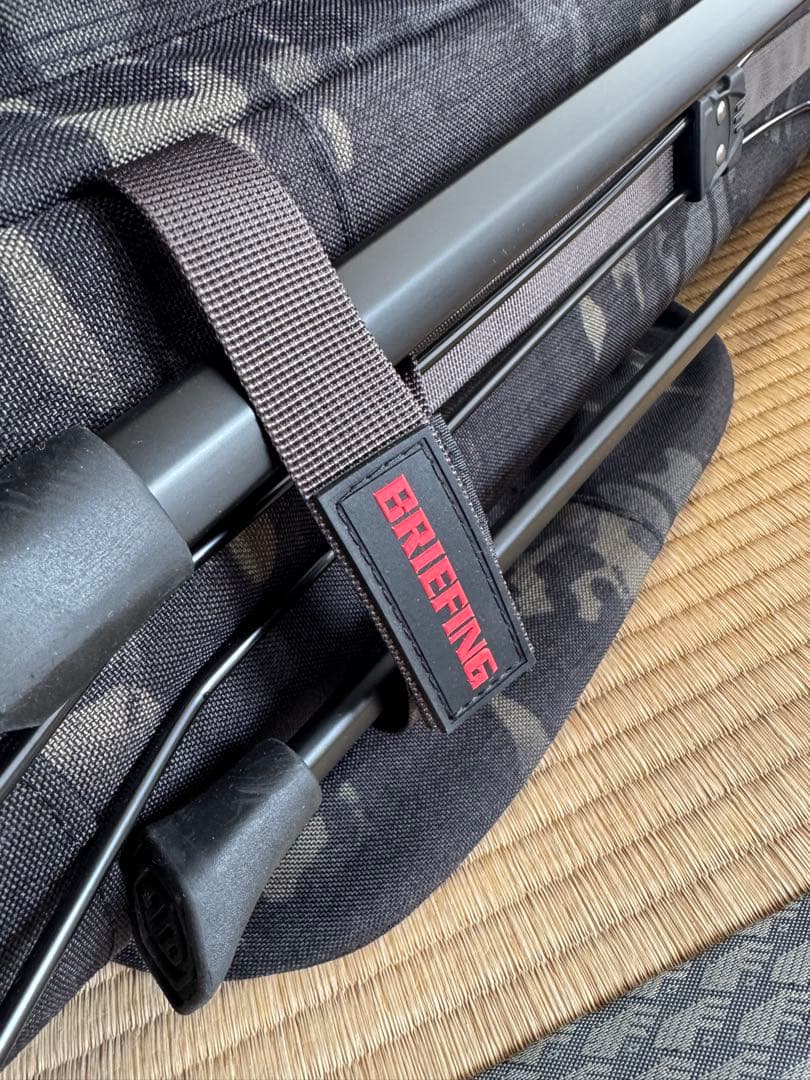 まさ【超美品】BRIEFING カモフラージュ キャディバッグ