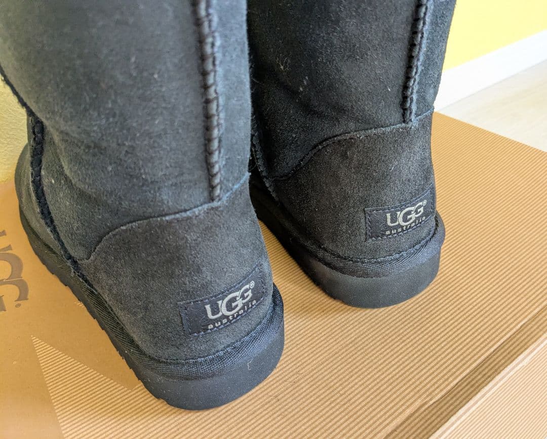 UGG レディースムートンブーツ　 黒　25.0 classic tall