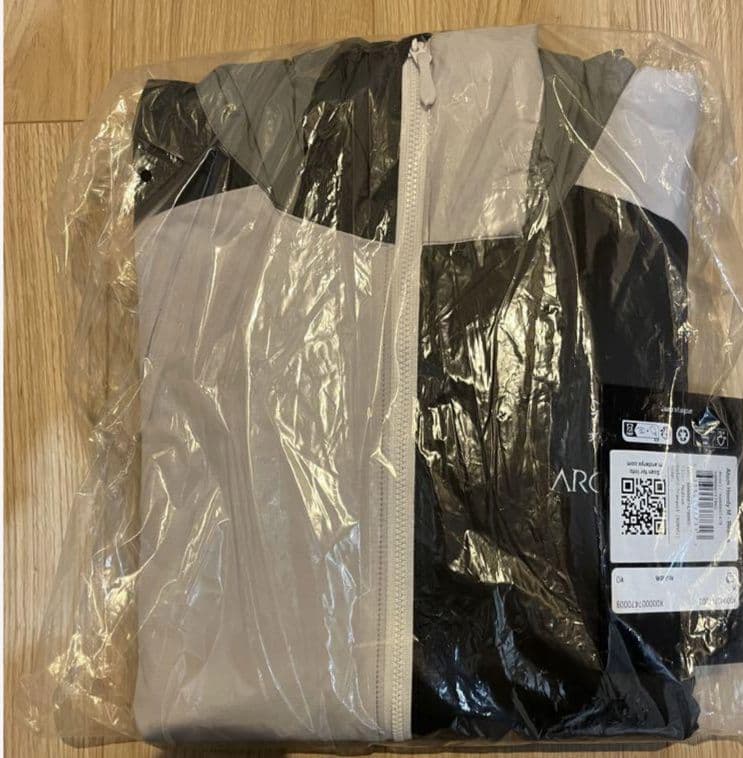 ARC'TERYX × BEAMS アトムフーディー S　新品未開封