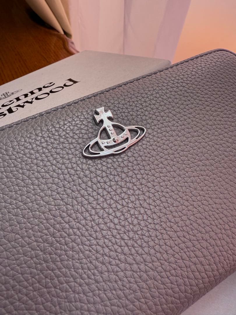 SALE/お箱付正規品Viviennewestwoodオーブ/グレー長財布