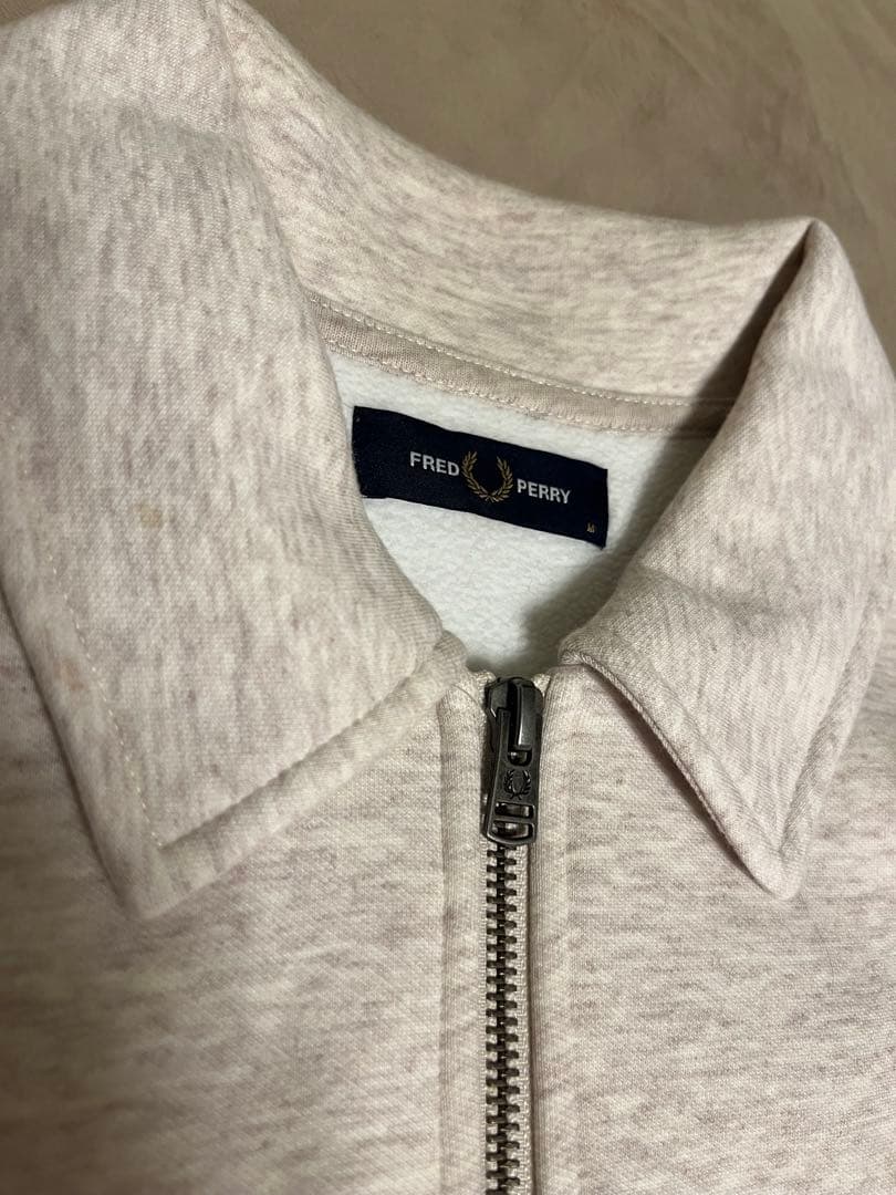 ★超美品★ FRED PERRY ハーフジップ スウェット　ロゴ刺繍　Mサイズ