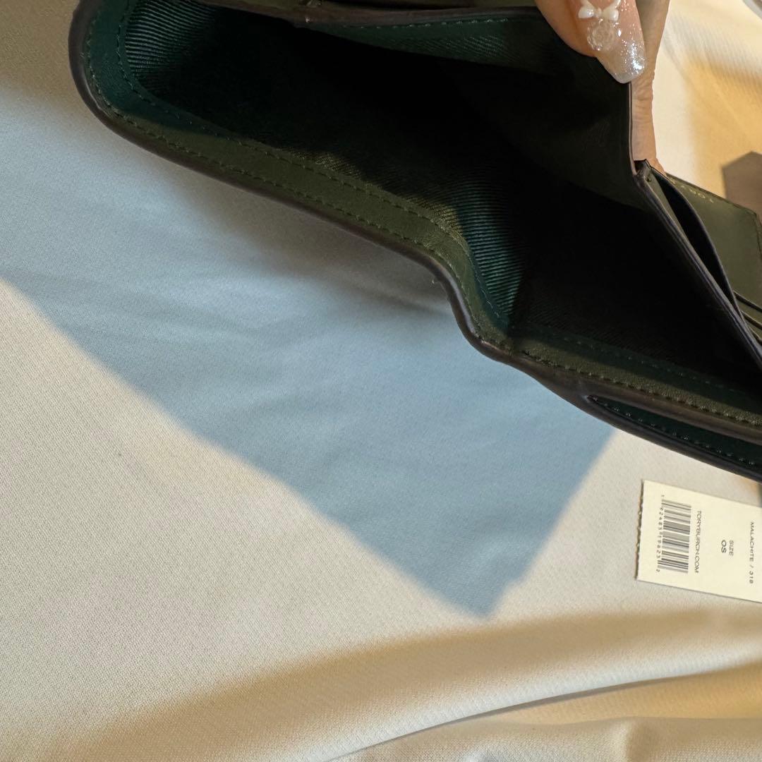 【トリーバーチ】ミニ折りたたみコンパクト財布　緑