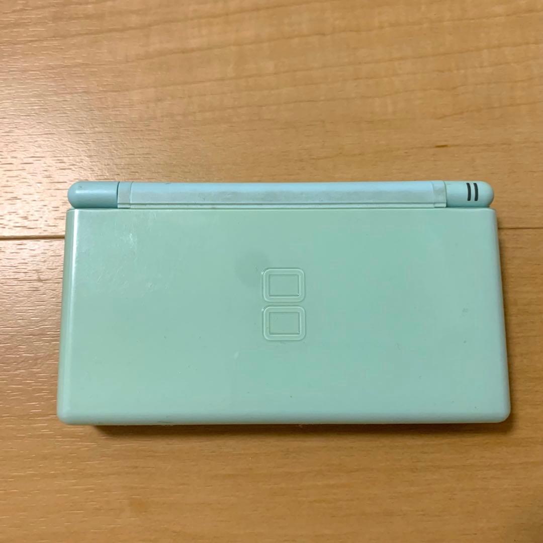 DSライト　本体＋ソフト4本　充電器　カバー