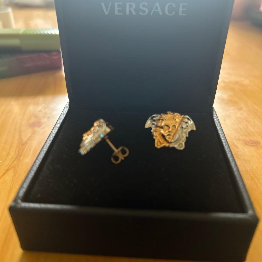VERSACE メデューサモチーフ ピアス