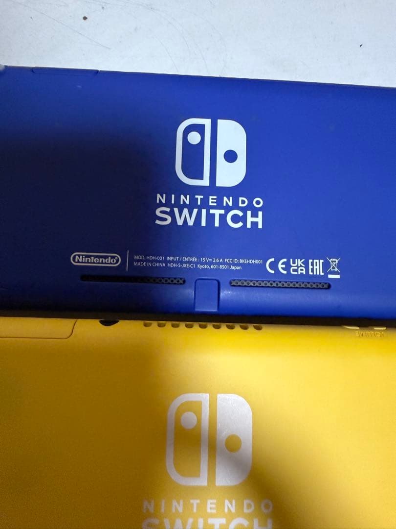 任天堂　スイッチライト　HDH-001イエローとブルー、アダプター付き