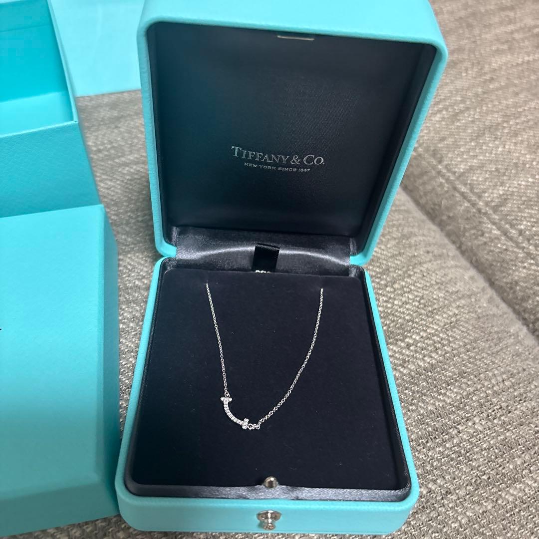 Tiffany & Co. スマイルホワイトゴールドネックレス