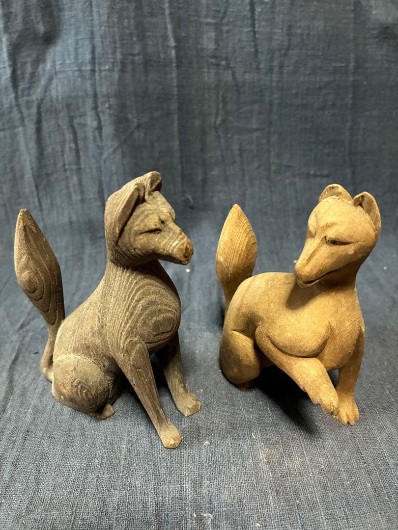 阿吽の狐一対　木彫りの狐　神棚に鎮座していた狐　江戸時代
