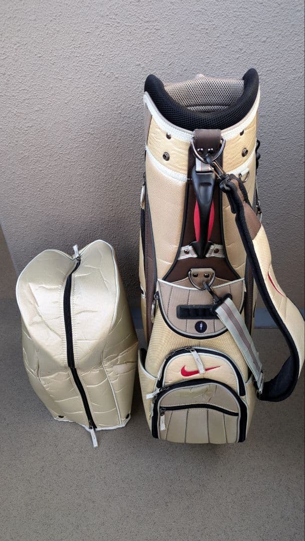NIKEキャディバッグ シャンパンゴールド47㌅【収納豊富】