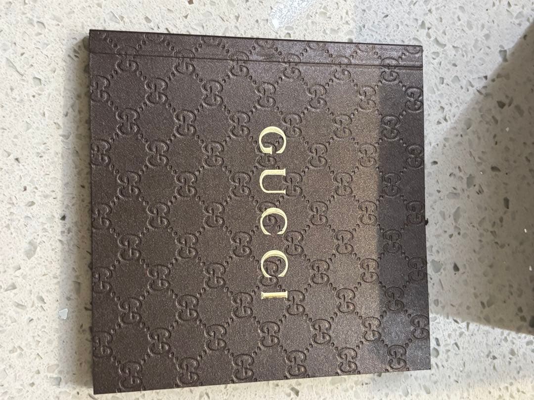 GUCCI シルバー アナログ時計 スイス製 ダブルG