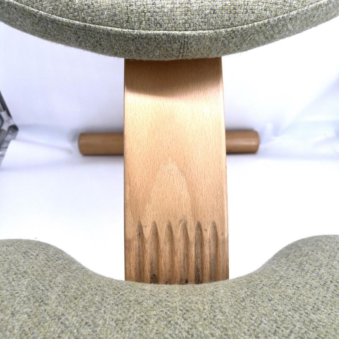 【美品】リボ バランスイージー 姿勢矯正 チェア