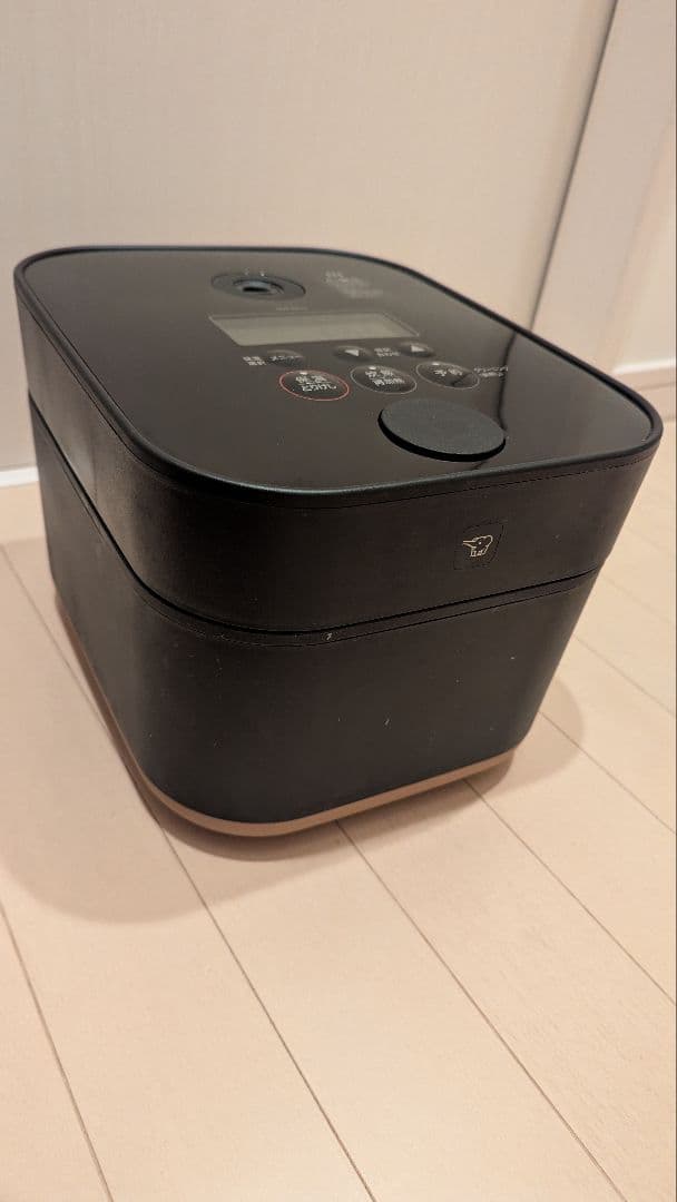 オシャレ　炊飯器　ZOJIRUSHI NW-SA10-BA 5.5合 2020年