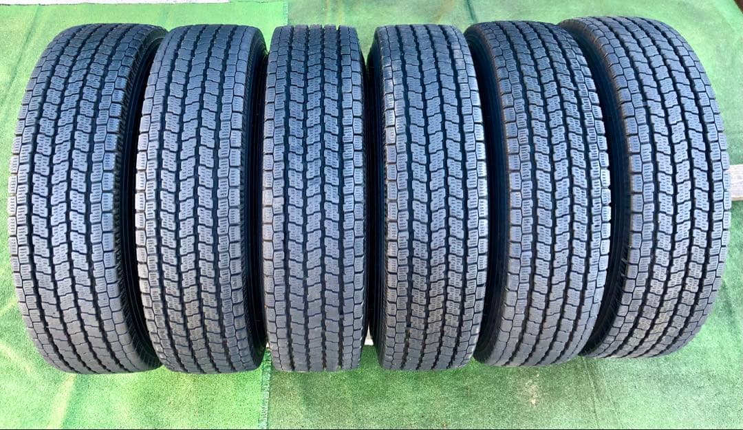 205/85 R16 117/115L LT ススタッドレスタイヤ 2024年