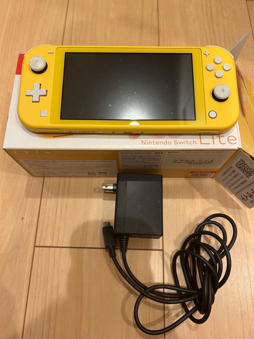 Nintendo Switch Lite イエロー ACアダプター付き