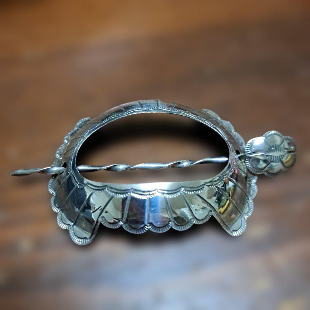 Navajo ナバホ族・スタンプワーク のかんざしタイプ インディアンジュエリー