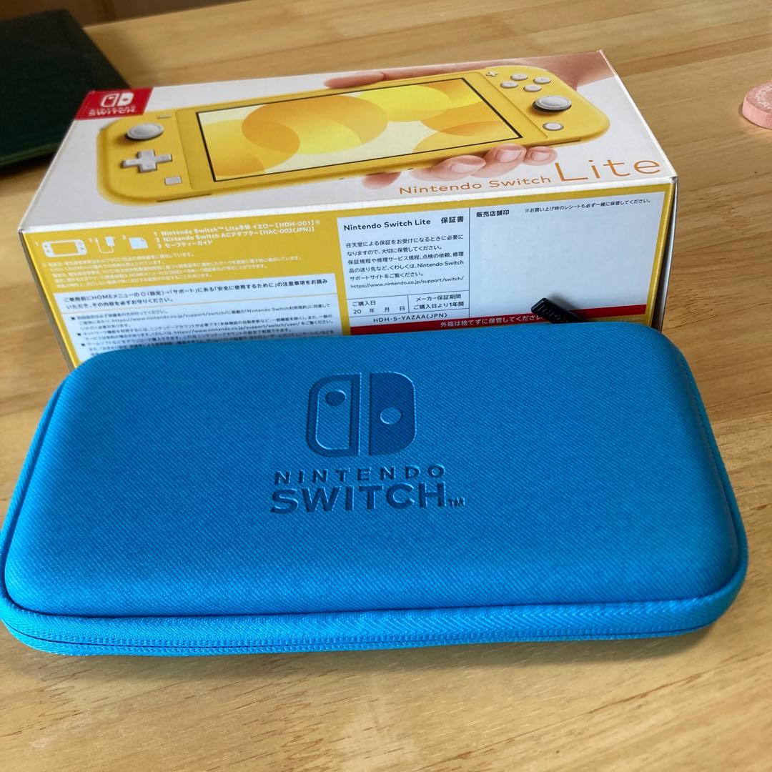 switch liteニンテンドースイッチライト　イエロー　ケース、アダプター付