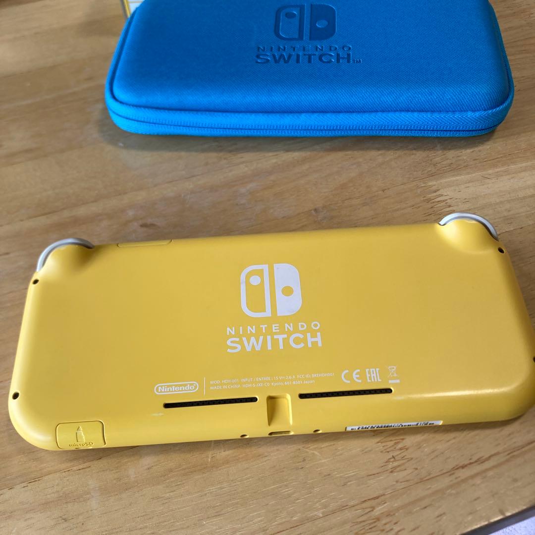 switch liteニンテンドースイッチライト　イエロー　ケース、アダプター付
