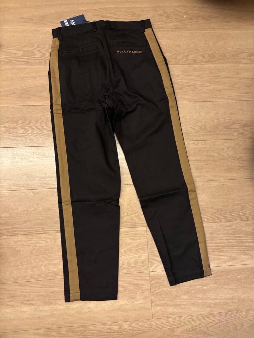 muta 冬用　ゴルフパンツ　ムータ　サイズ4