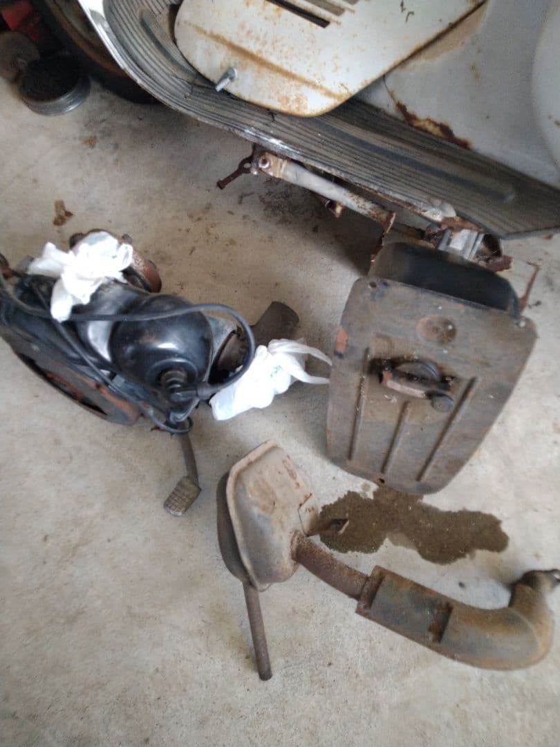 SL1007様限定Vespa 50S スクーターレストアベース　部品取り