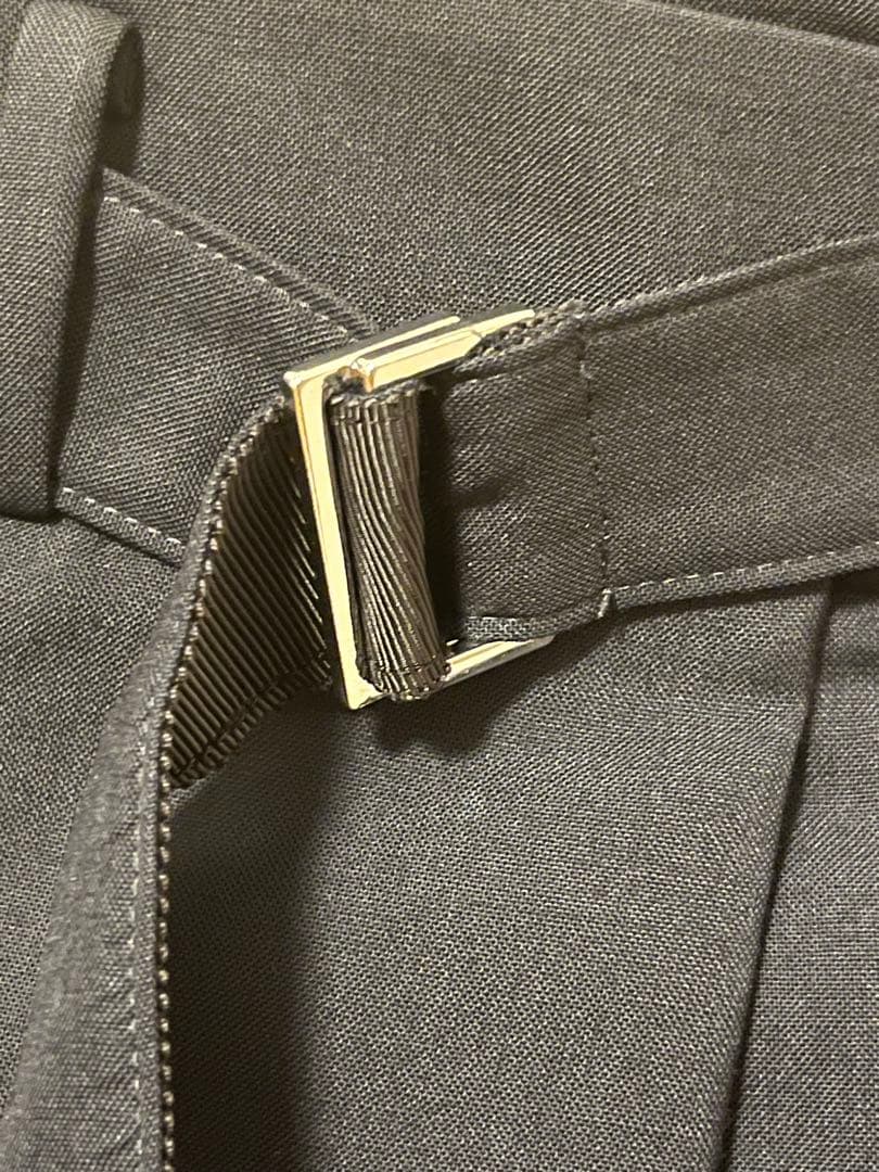 黒 ベルト付きショートパンツ