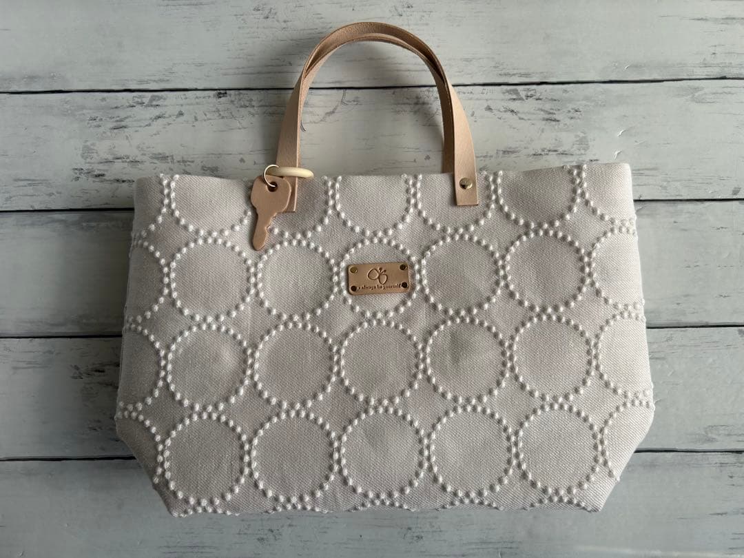 【1078】ミナペルホネンタンバリン　トートバッグ　ベージュ×ホワイト