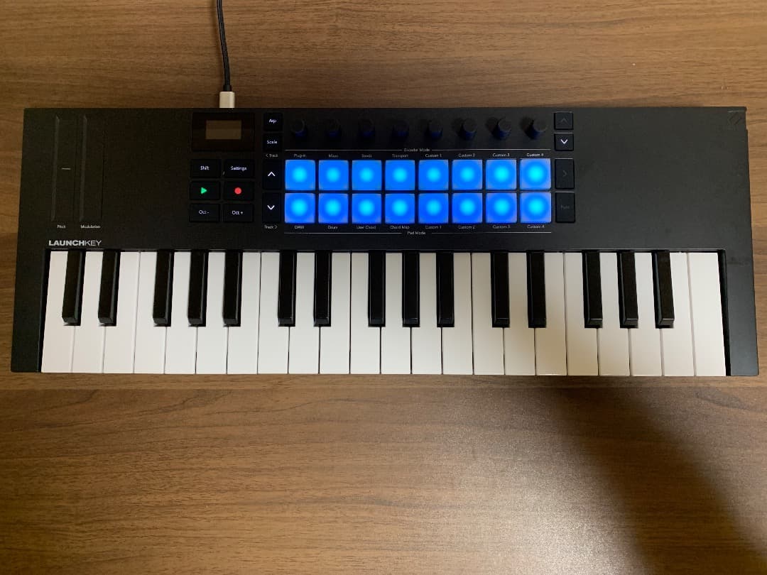 Novation Launchkey Mini 37 MK4 [製品登録解除済]