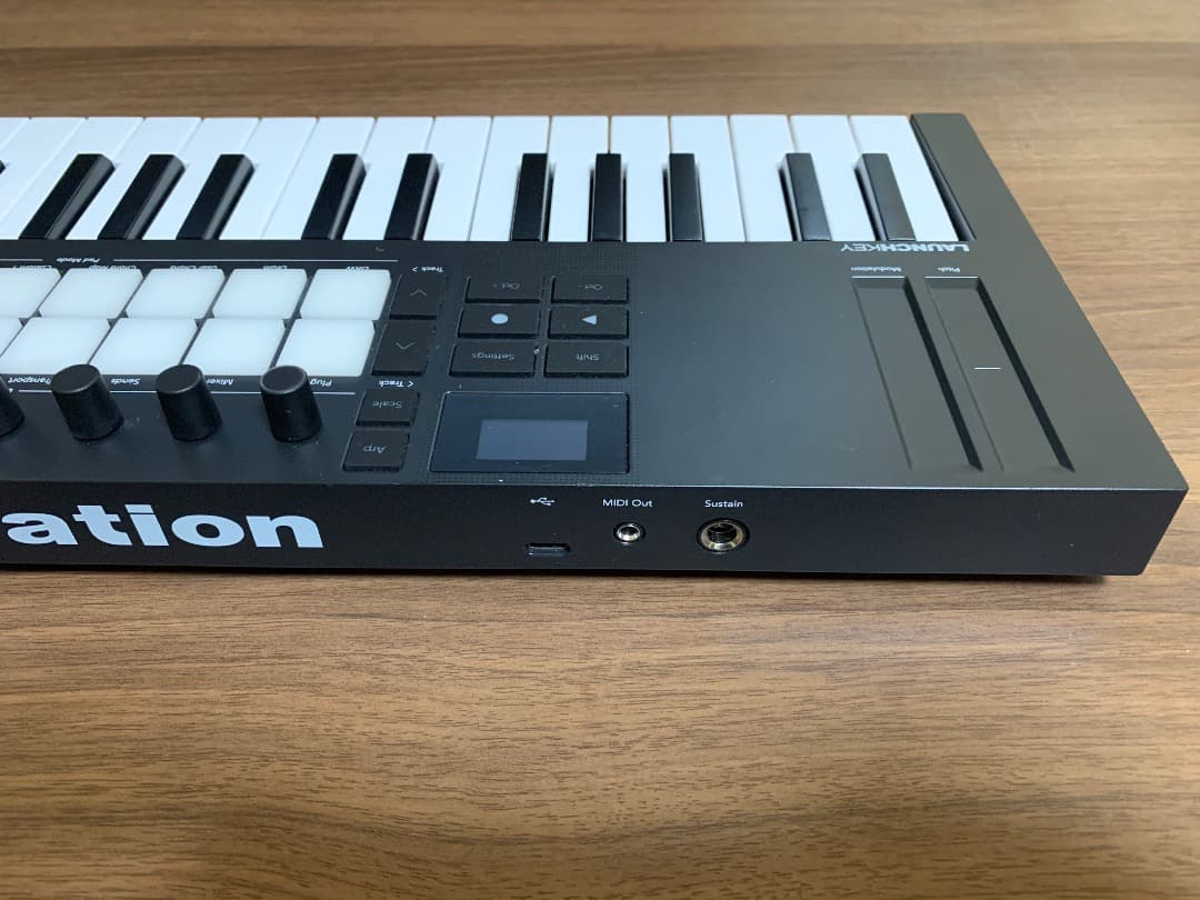 Novation Launchkey Mini 37 MK4 [製品登録解除済]