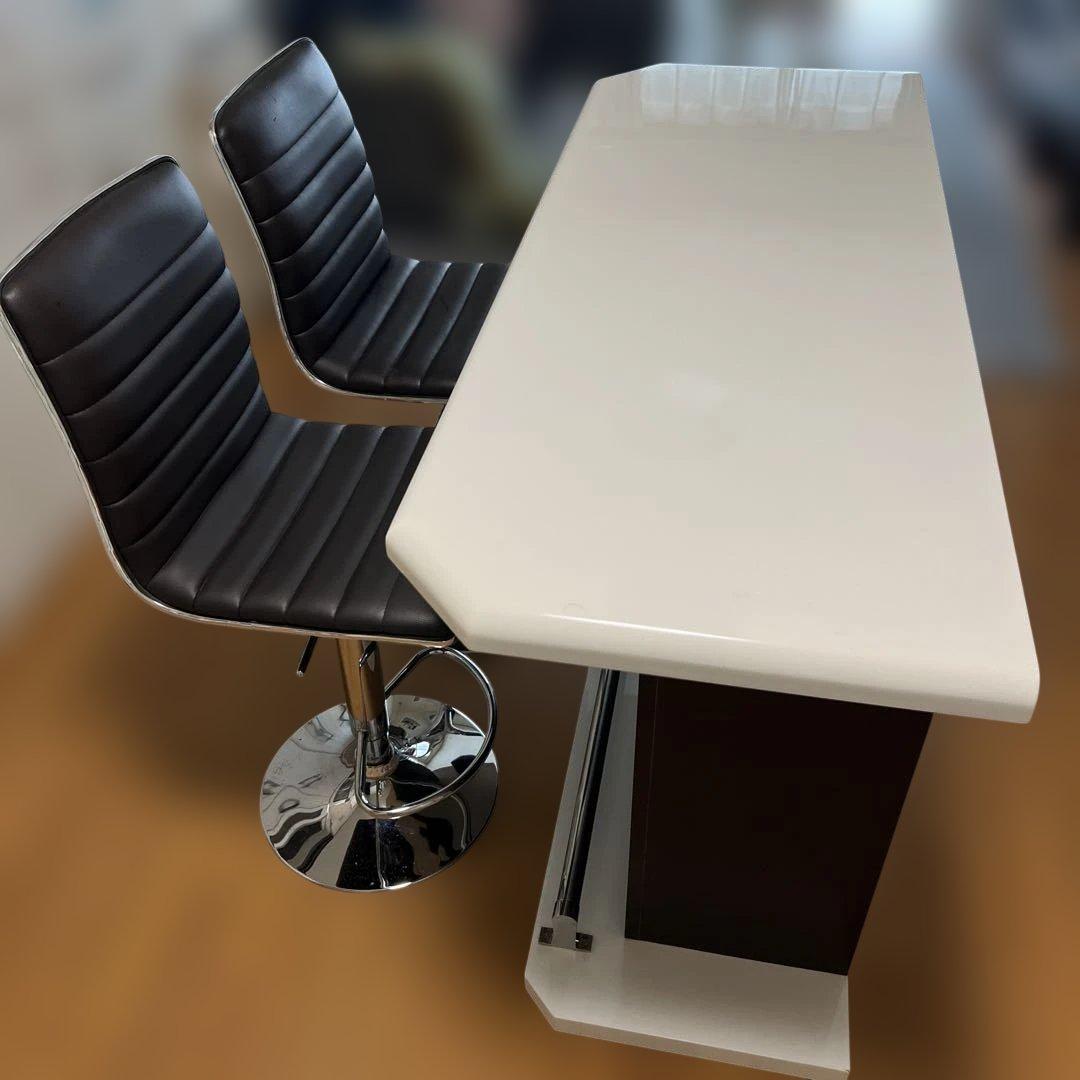 引き取り限定　ホワイトバーカウンターとバースツール2脚