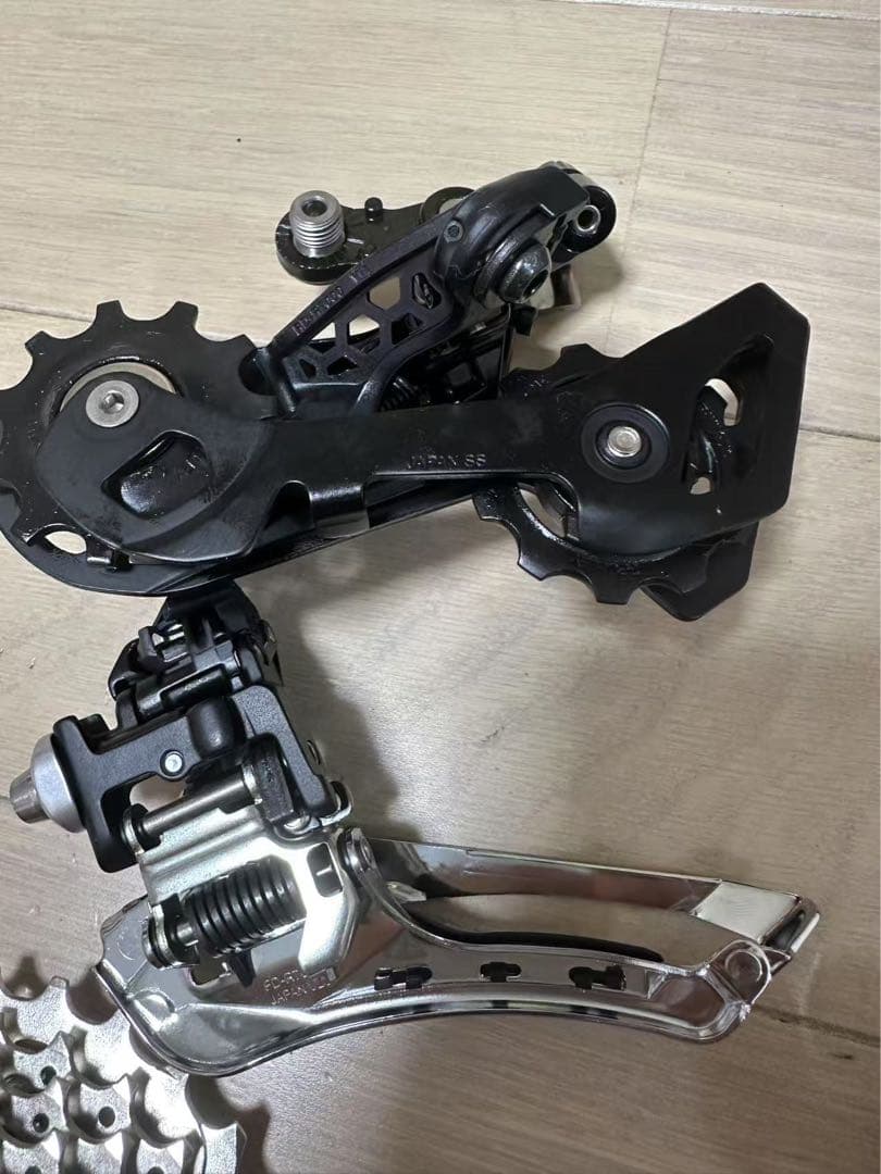 SHIMANO シマノ　105 R7000 11速 コンポセット　BB付き