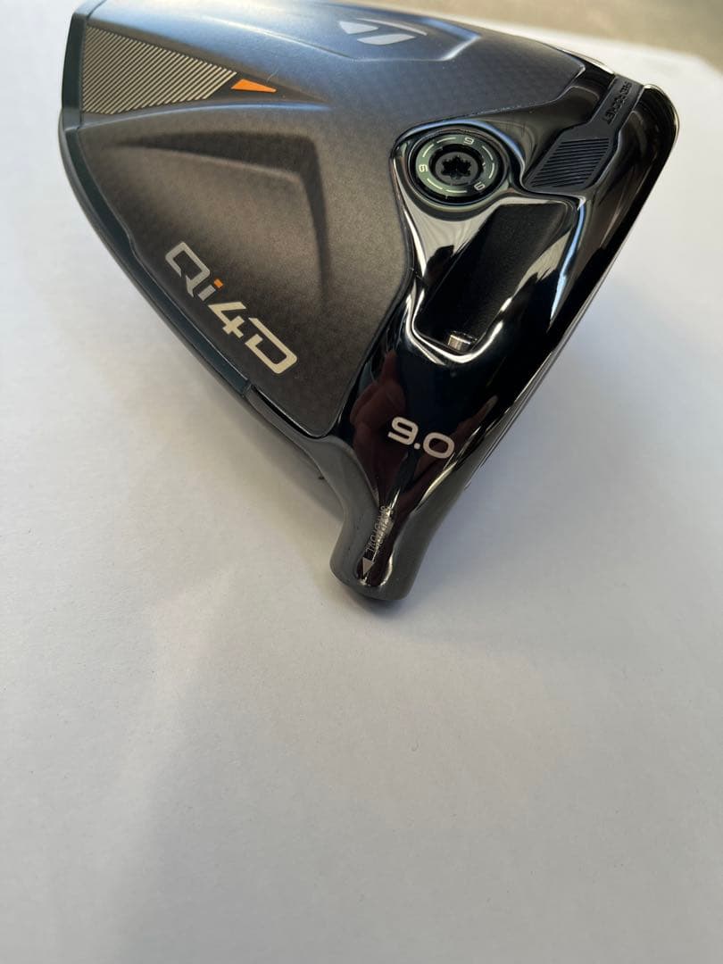 パ*ン様 テーラーメイド　Qi4D　ヘッドのみ　9度　美品　練習場試打のみ